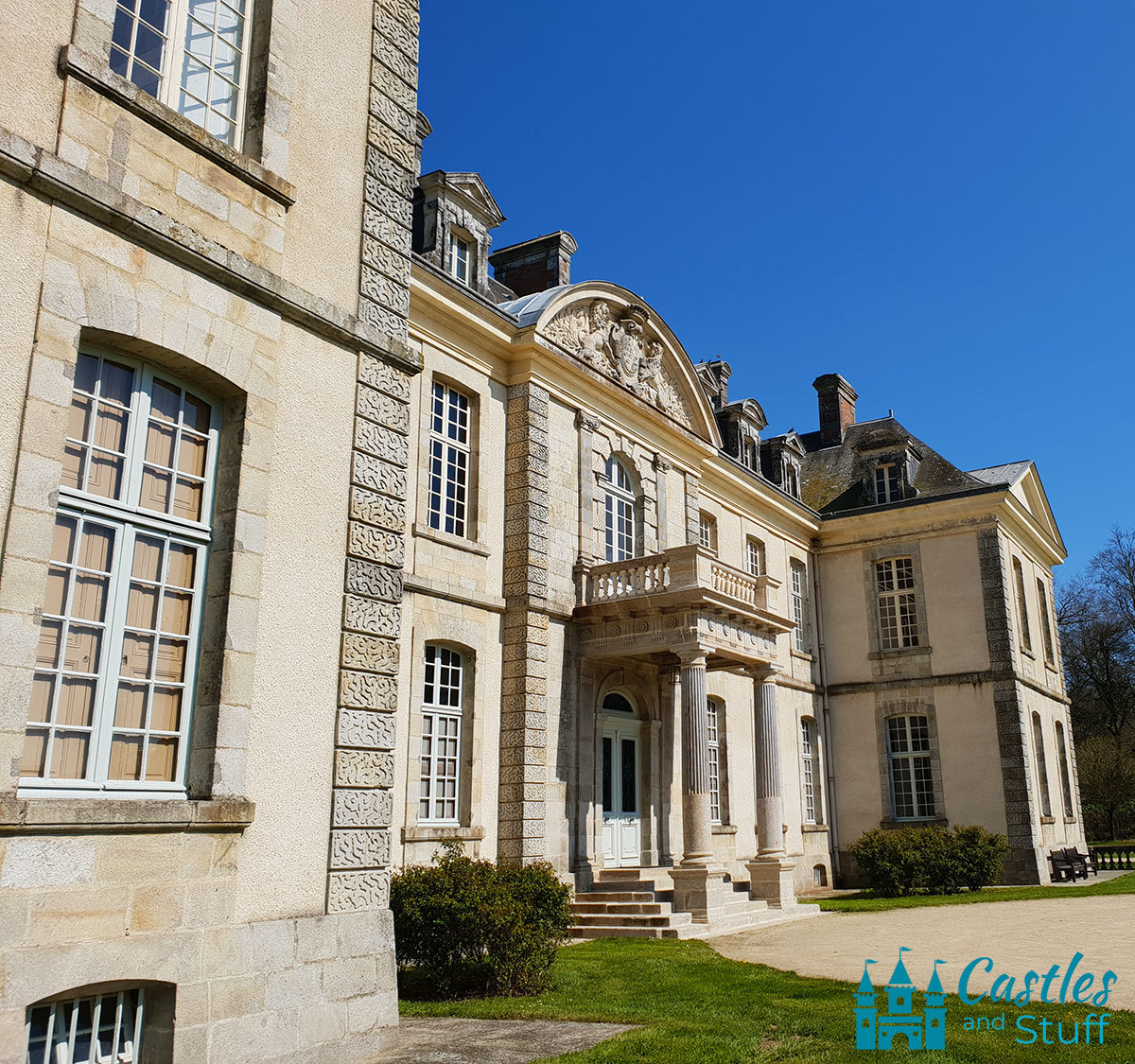 Domaine de Kerguehennec Entrance Portal