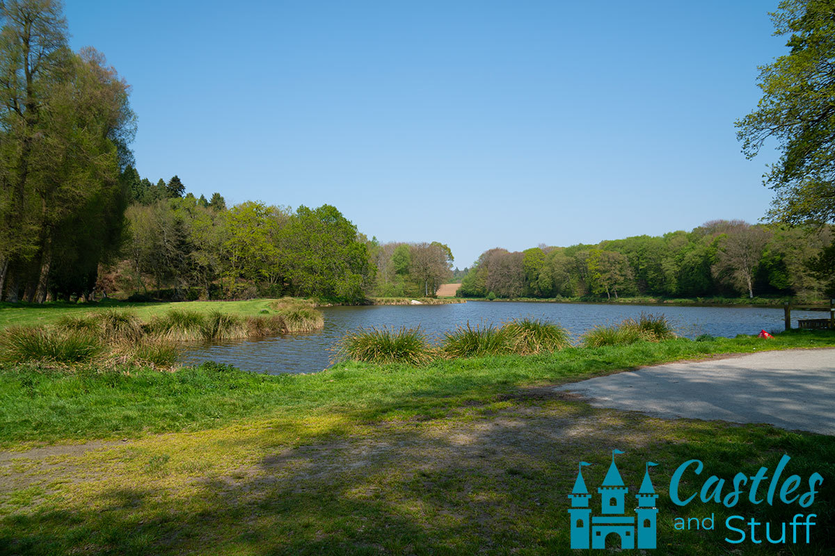 Moulin du Roc Lake